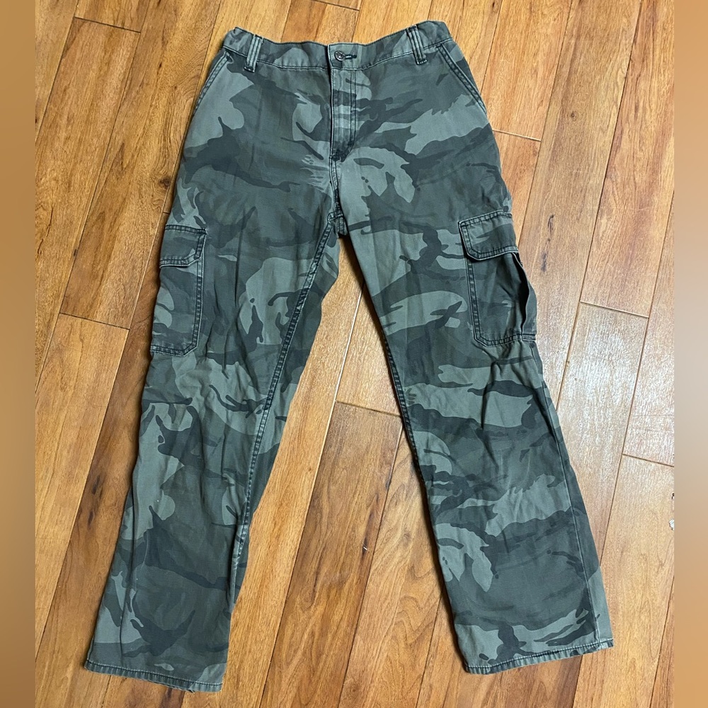 Camo Wrangler cargo pants